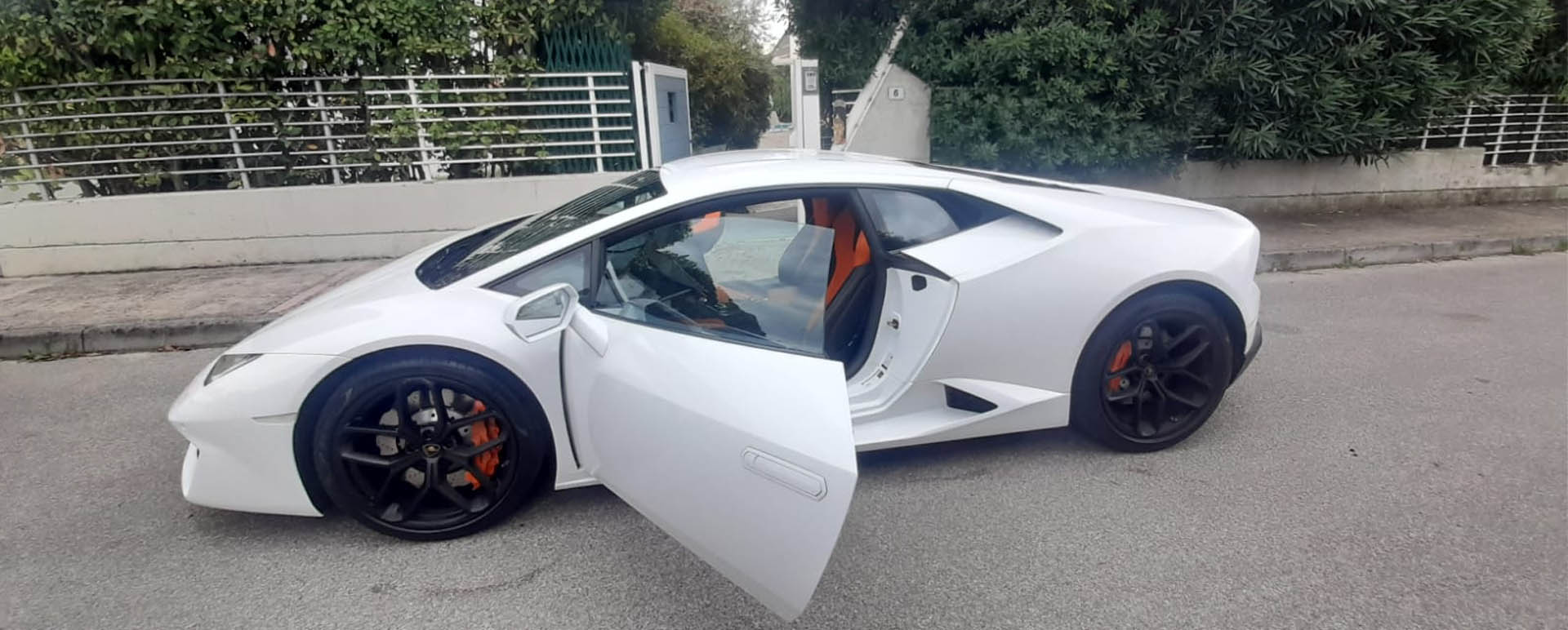 Luxury car rental